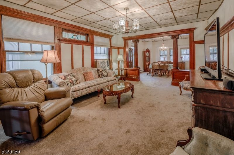 Chandelier, Dining room, Interior, Living room