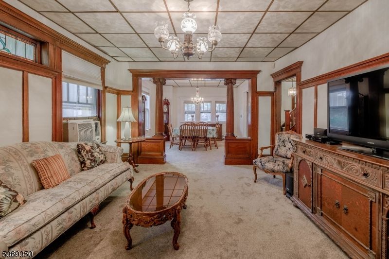 Chandelier, Dining room, Interior, Living room