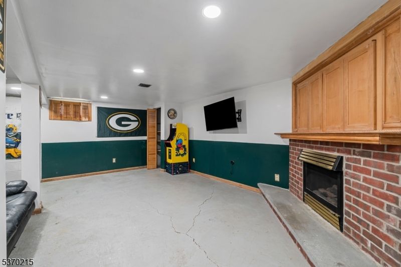 Empty room, Fireplace, Interior, Recessed Lighting