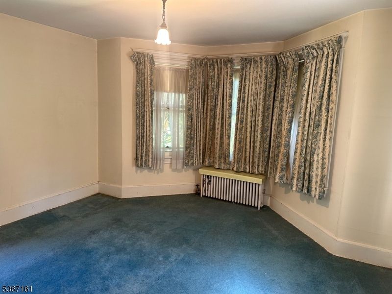 Empty room, Interior, Pendant Lights