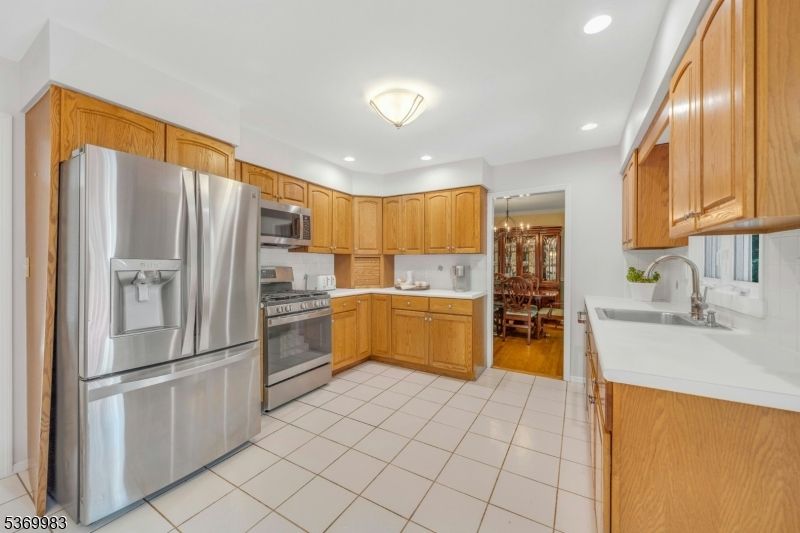 Chandelier, Dining room, Interior, Kitchen, Recessed Lighting, Stainless Steel Appliances