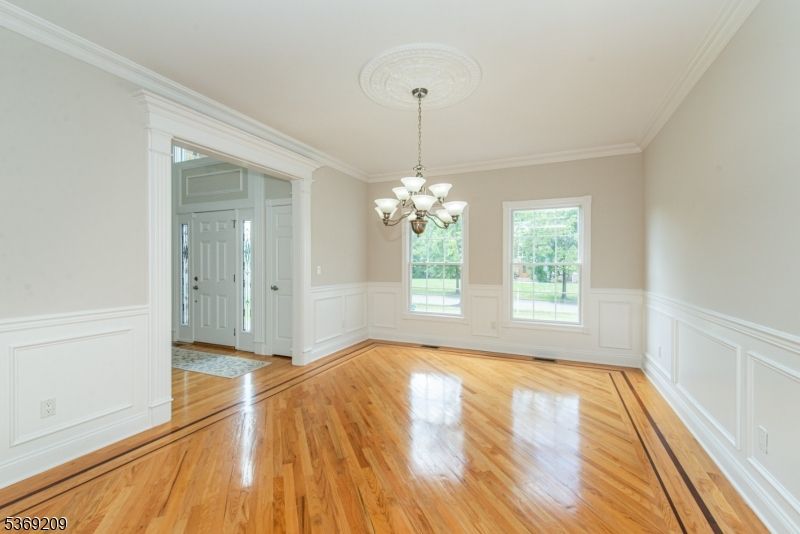 Chandelier, Empty room, Interior, Wood Texture Flooring