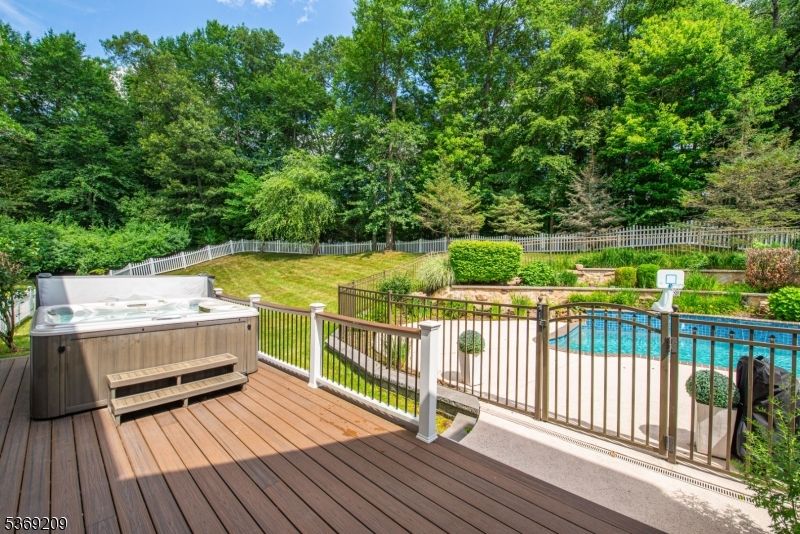 Exterior, Hot Tub, Pool
