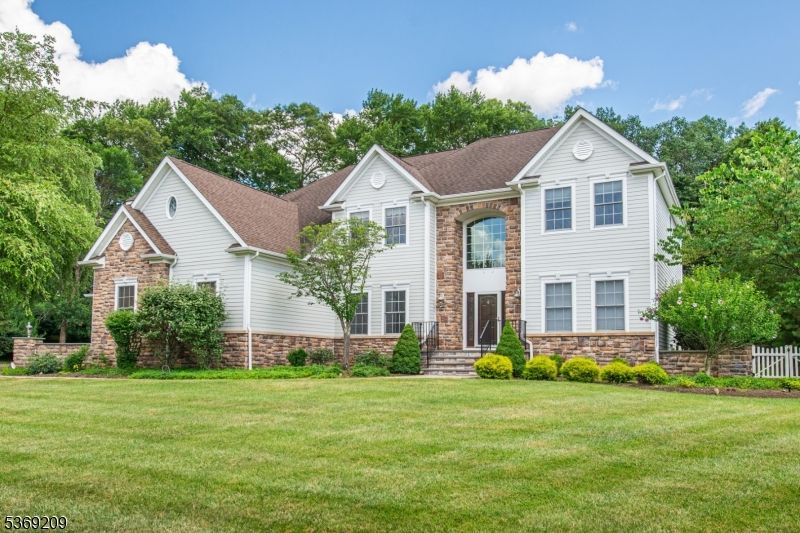 Backyard, Exterior, Facade, Brick Facade, Farmhouse