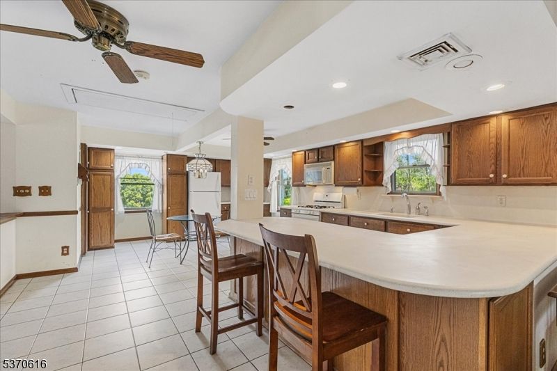 Dining room, Interior, Kitchen, Recessed Lighting