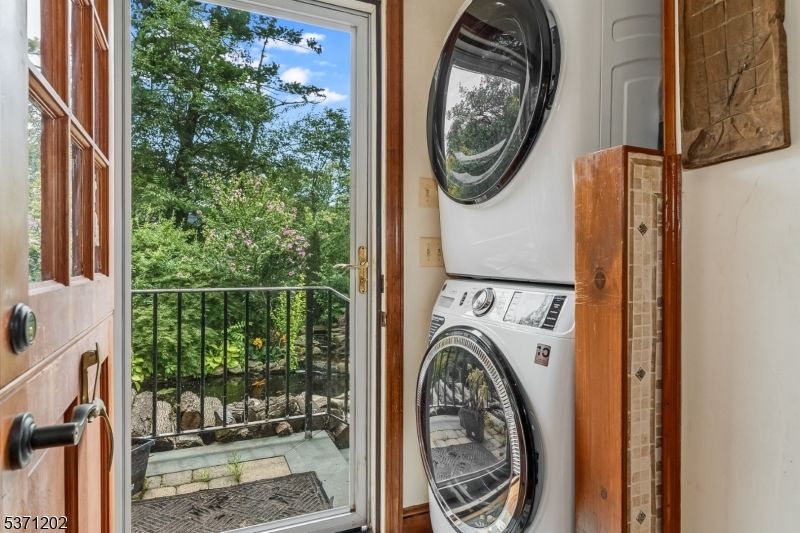 Interior, Sun Room, Utility Closets, Washer