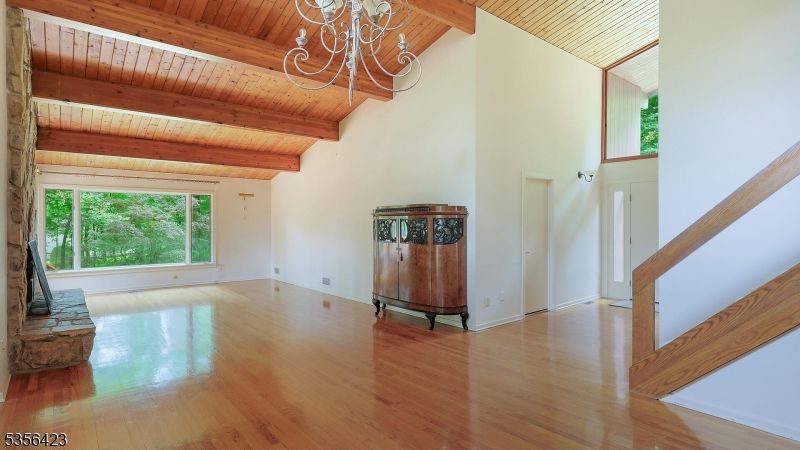 Empty room, Interior, Wooden Beams, Wooden Ceilings, Wood Texture Flooring