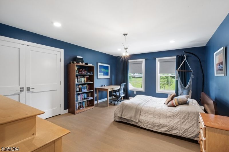 Bedroom, Home Office, Interior, Pendant Lights, Recessed Lighting, Wood Texture Flooring