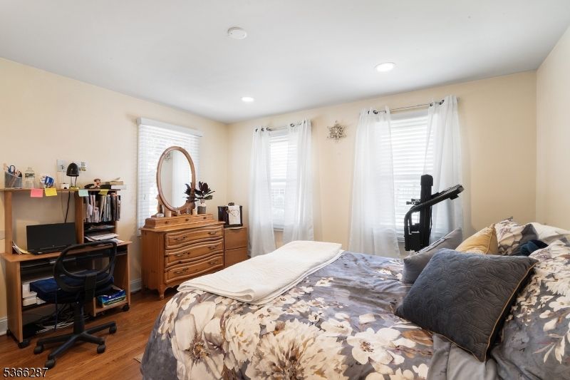 Bedroom, Home Office, Interior, Recessed Lighting, Wood Texture Flooring