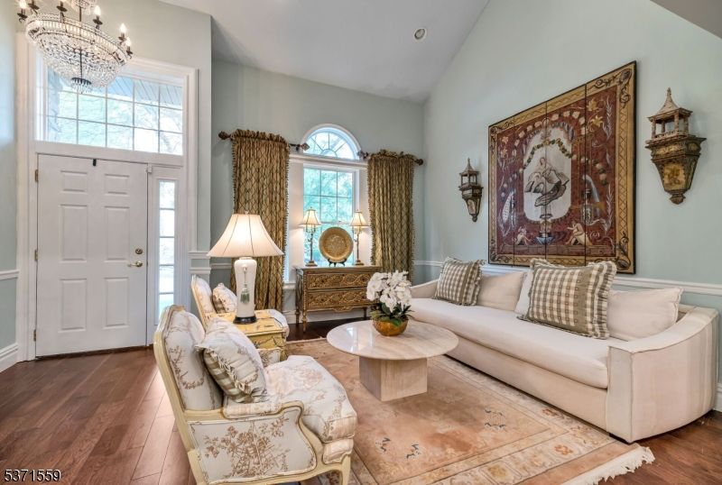 Chandelier, Interior, Living room, Recessed Lighting, Wood Texture Flooring