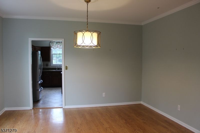 Empty room, Interior, Pendant Lights, Wood Texture Flooring