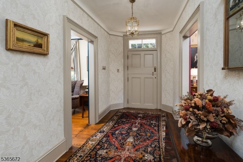 Interior, Pendant Lights, Wood Texture Flooring