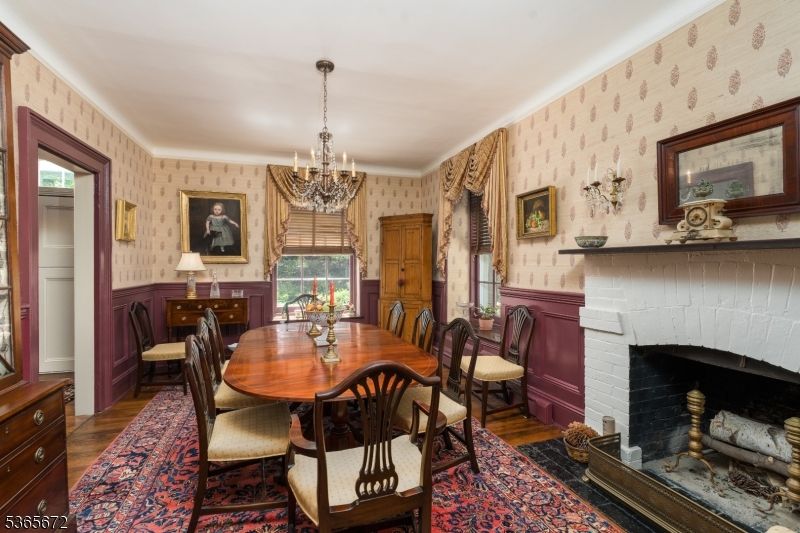Chandelier, Dining room, Fireplace, Interior, Wood Texture Flooring
