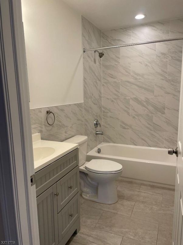 Bathroom, Interior, Marble Walls, Recessed Lighting