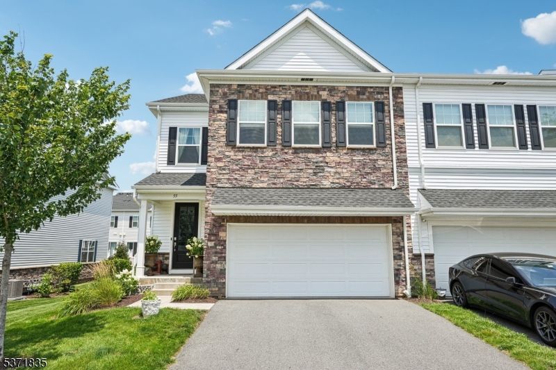 Attached, Exterior, Facade, Brick Facade, Rowhouse