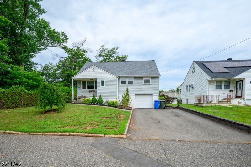 Attached, Exterior, Facade, Solar Panels, Cape Cod