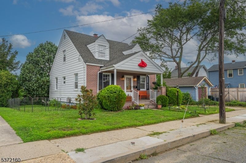 Exterior, Facade, Brick Facade, Cape Cod