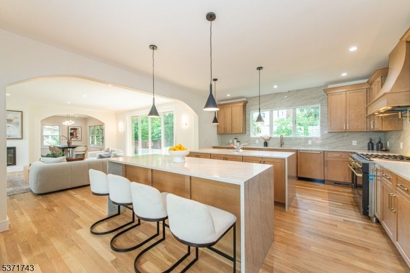 Interior, Kitchen, Living room, Pendant Lights, Recessed Lighting, Stainless Steel Appliances, Wood Texture Flooring