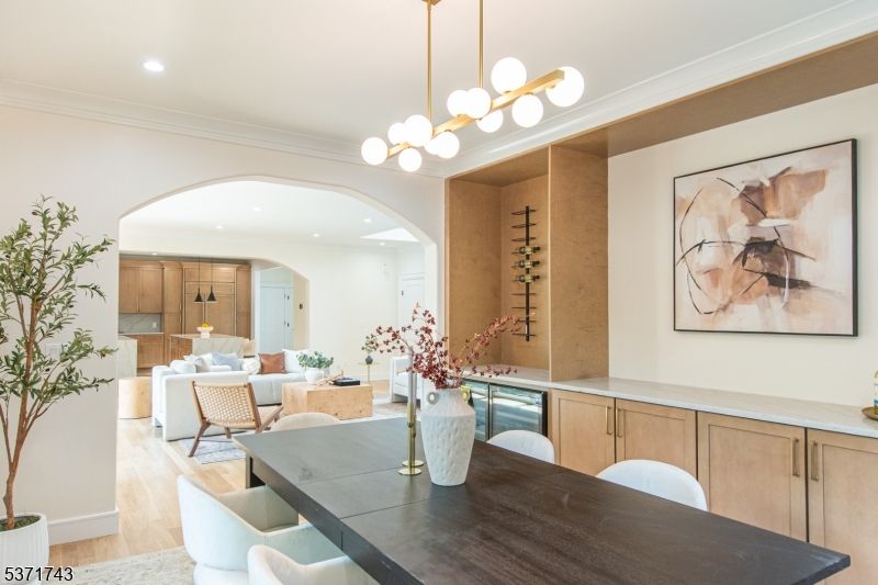 Dining room, Interior, Living room, Pendant Lights, Recessed Lighting, Wood Texture Flooring
