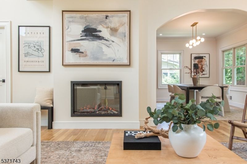 Dining room, Fireplace, Interior, Pendant Lights, Recessed Lighting, Wood Texture Flooring