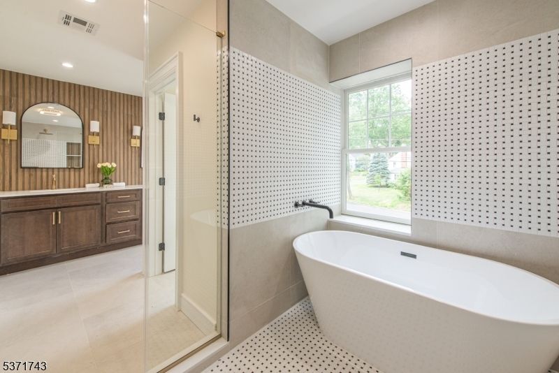 Bathroom, Free Standing Baths, Glass Shower, Interior, Recessed Lighting