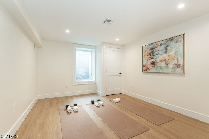 Fitness Equipment, Interior, Recessed Lighting, Wood Texture Flooring