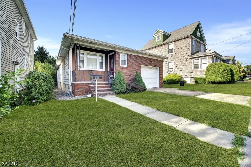 Attached, Exterior, Facade, Brick Facade, Cape Cod