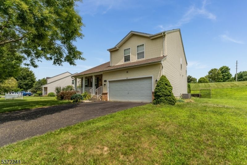 Attached, Exterior, Facade, Farmhouse