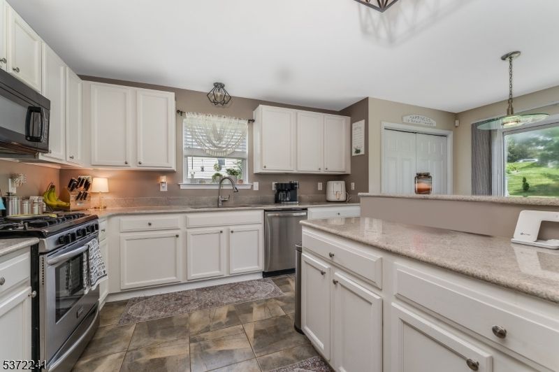 Interior, Kitchen, Pendant Lights, Stainless Steel Appliances