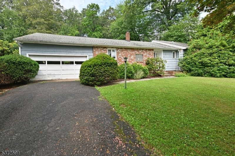 Attached, Exterior, Facade, Brick Facade, Ranch