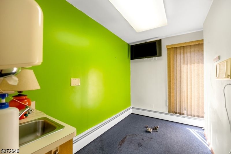 Empty room, Interior, Washer