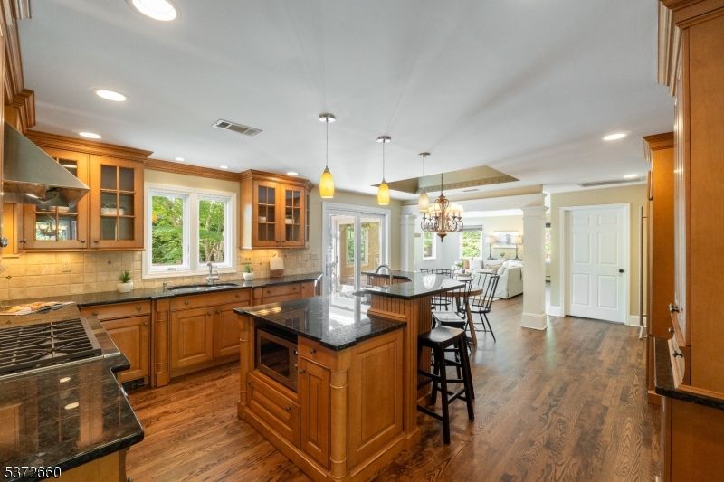 Chandelier, Dining room, Interior, Kitchen, Pendant Lights, Recessed Lighting, Wood Texture Flooring