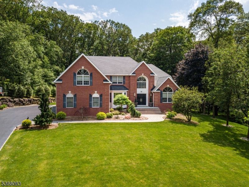 Backyard, Exterior, Facade, Brick Facade, Brick Traditional