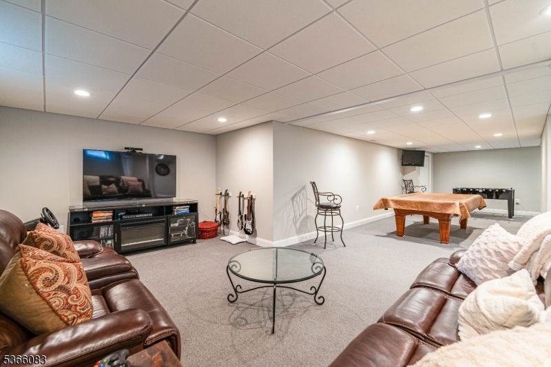 Billiard Table, Game Room, Interior, Living room, Recessed Lighting