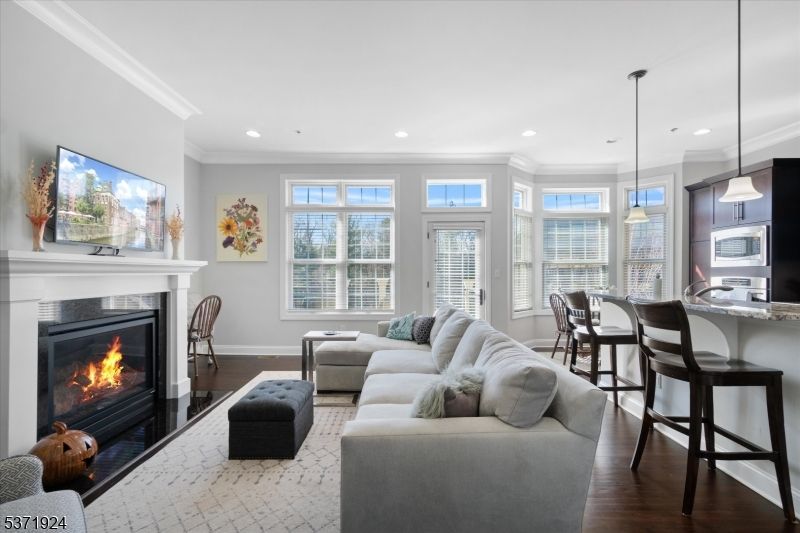 Fireplace, Interior, Living room, Pendant Lights, Recessed Lighting, Wood Texture Flooring
