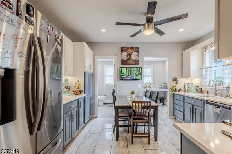 Dining room, Interior, Kitchen, Recessed Lighting