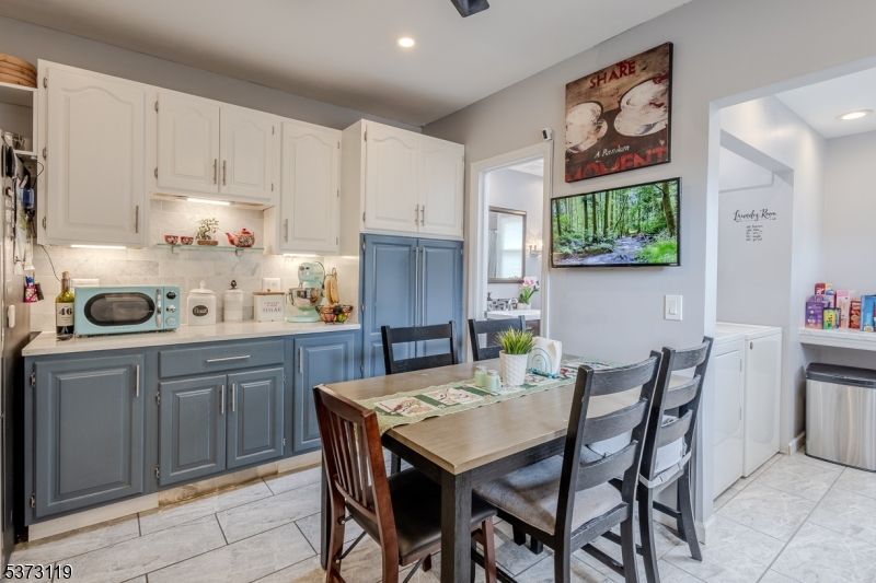 Dining room, Interior, Kitchen, Recessed Lighting