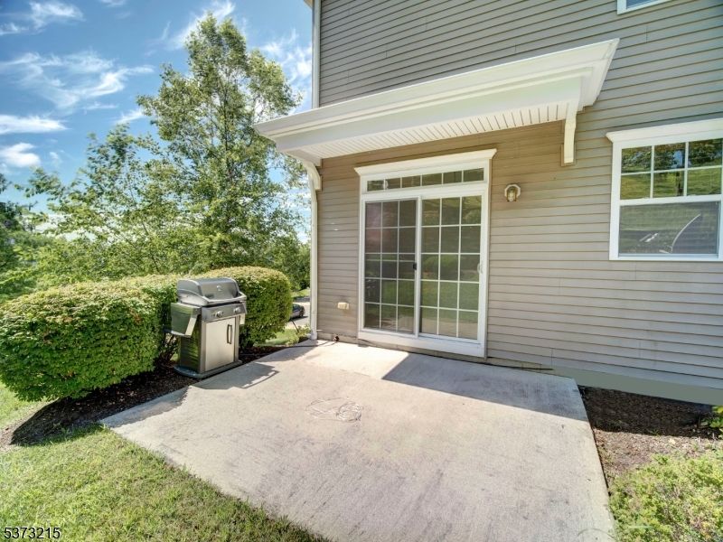 Exterior, Outdoor Kitchen