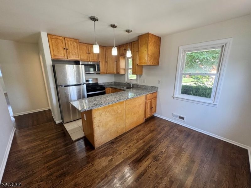 Interior, Kitchen, Pendant Lights, Wood Texture Flooring