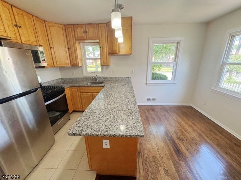 Interior, Kitchen, Pendant Lights, Wood Texture Flooring