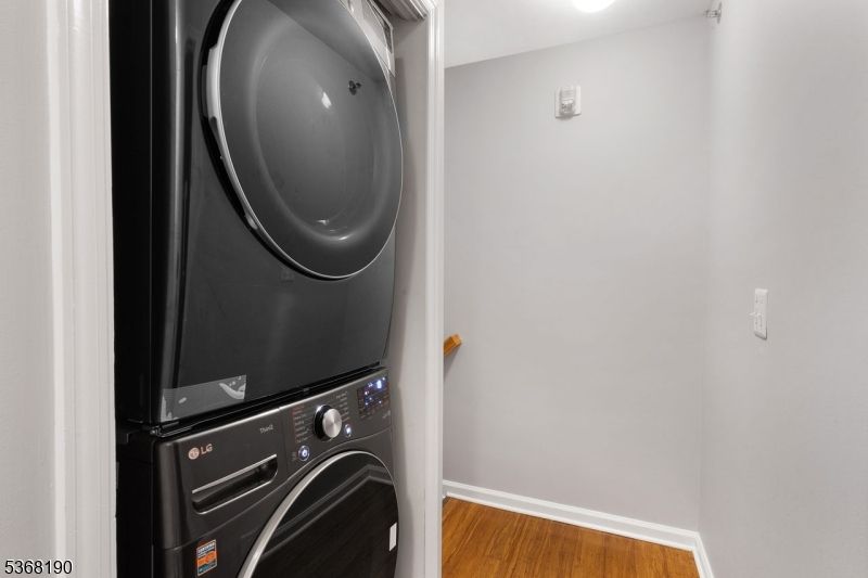 Interior, Utility Closets, Washer, Wood Texture Flooring