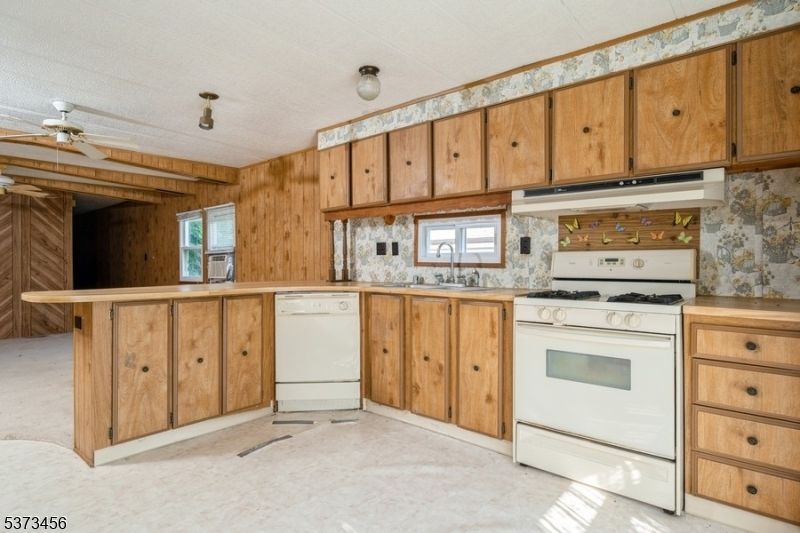 Interior, Kitchen, Wooden Walls