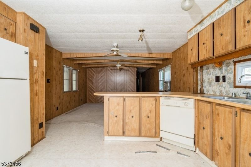 Interior, Kitchen, Wooden Walls