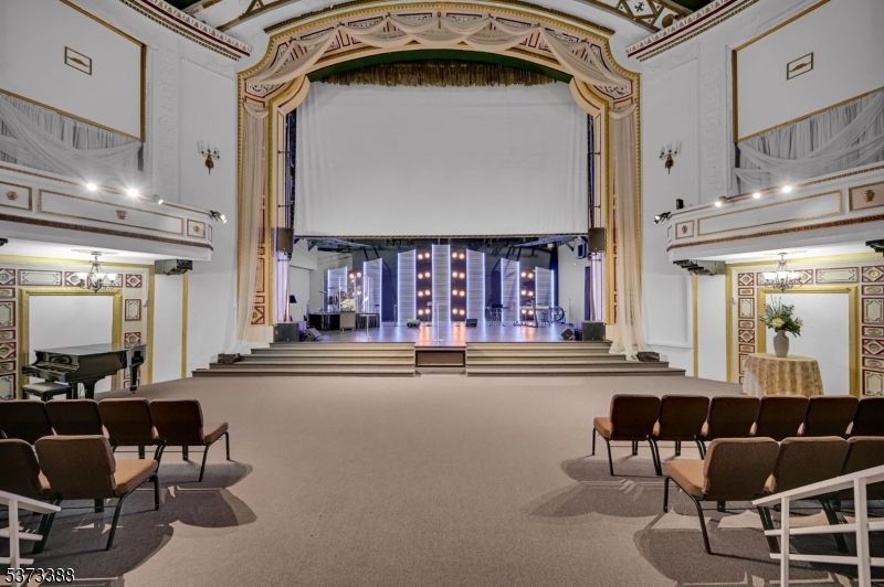 Interior, Projection Screen