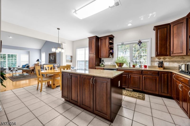 Chandelier, Dining room, Interior, Kitchen, Living room, Recessed Lighting