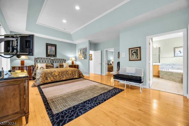 Bathroom, Bedroom, Interior, Recessed Lighting, Wood Texture Flooring