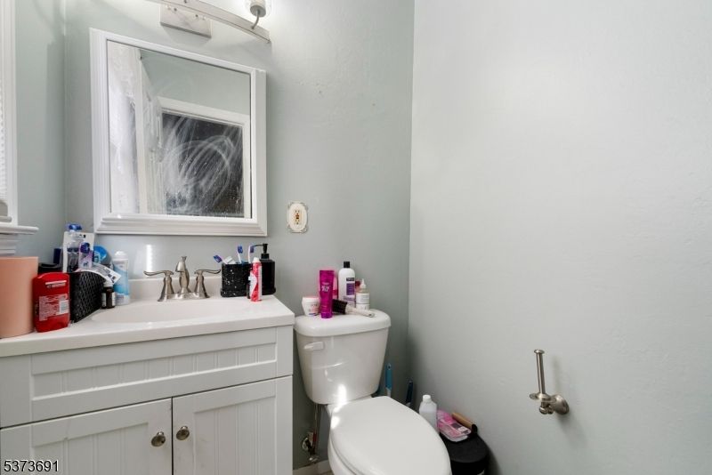 Bathroom, Interior, Tile Countertops
