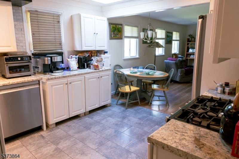 Dining room, Interior, Kitchen, Stainless Steel Appliances