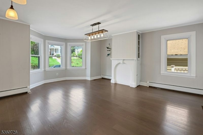 Empty room, Interior, Pendant Lights, Wood Texture Flooring
