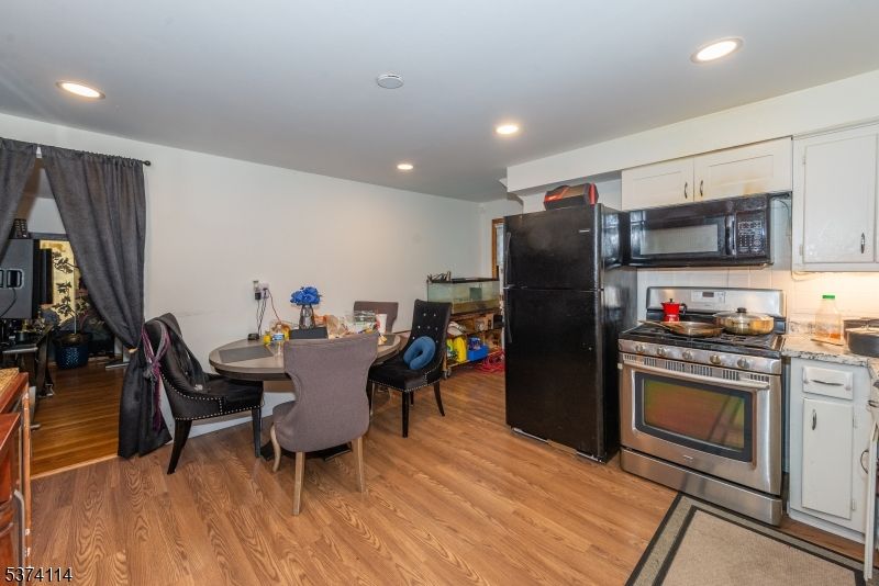 Dining room, Interior, Kitchen, Recessed Lighting, Wood Texture Flooring